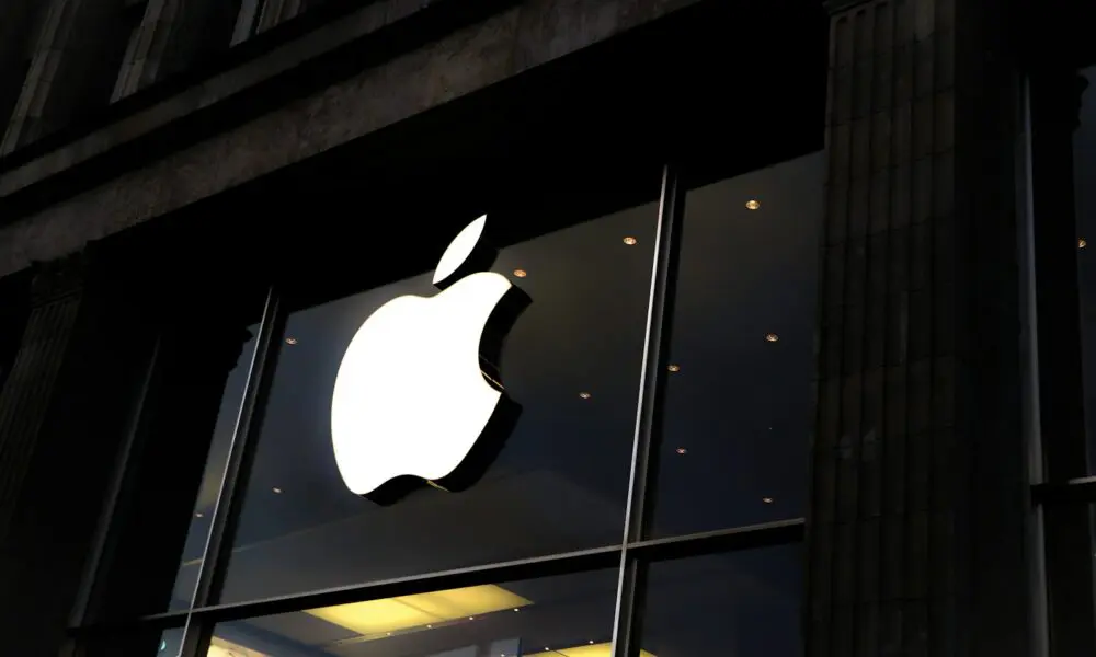 Apple Store shop front