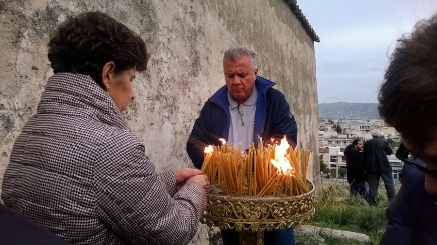 Παραμονή Εισοδίων στην Ελευσίνα: Εκεί που η παγανιστική παράδοση συναντά τη χριστιανική Παραμονή Εισοδίων στην Ελευσίνα: Εκεί που η παγανιστική παράδοση συναντά τη χριστιανική